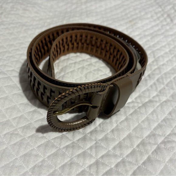 Loft Gold Leather Belt Size Large 44.5-inches Long - Picture 2 of 7